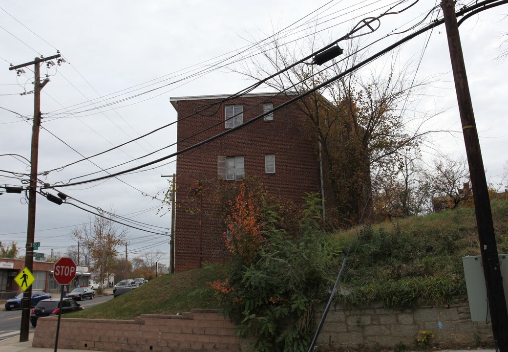 Sheriff Apartments in Washington, DC - Building Photo