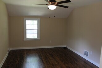 300 Barclay Avenue in Pittsburgh, PA - Building Photo - Building Photo