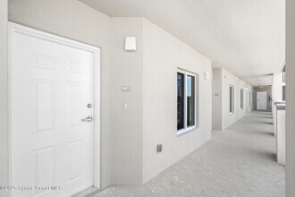 1805 Riverside Dr in Titusville, FL - Foto de edificio - Building Photo