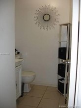 1990 Marseille Dr in Miami Beach, FL - Building Photo - Building Photo