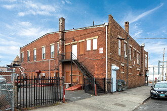 1294 Stratford Ave in Bridgeport, CT - Building Photo - Building Photo