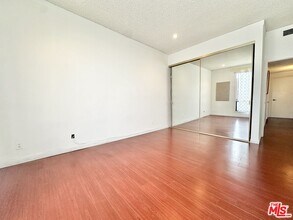 2175 S Beverly Glen Blvd in Los Angeles, CA - Building Photo - Building Photo