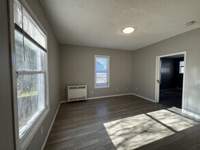 933 Front Ave in St. Paul, MN - Foto de edificio - Building Photo