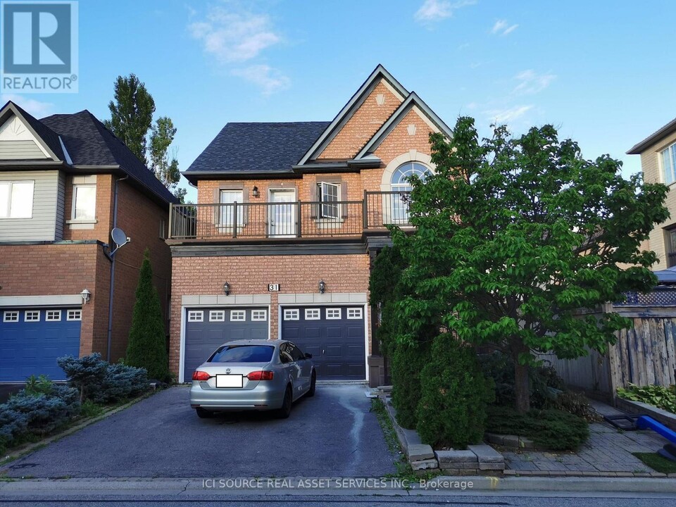 31 Pietro Dr in Vaughan, ON - Building Photo