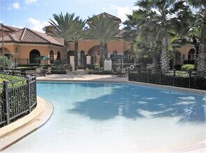 6153 Metrowest Blvd in Orlando, FL - Building Photo - Building Photo