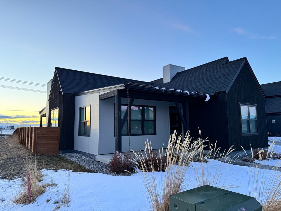 2015 Ryun Sun Way in Bozeman, MT - Building Photo