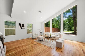 2155 Venetian Dr SW in Atlanta, GA - Building Photo - Building Photo