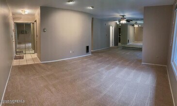 227 Medford Ct in Englishtown, NJ - Building Photo - Building Photo