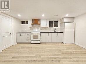 2368 Drury Ln in Ottawa, ON - Building Photo - Building Photo