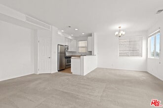 5430 Bellingham Ave in Los Angeles, CA - Building Photo - Building Photo