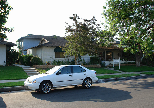 585 S Fashion Park St in Orange, CA - Foto de edificio - Building Photo