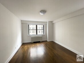 East 89 Street in New York, NY - Foto de edificio - Building Photo