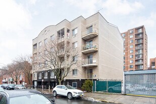 3822 147th St in Flushing, NY - Building Photo