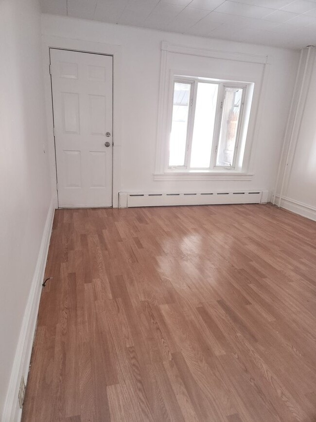 property at 436.5 Greenleaf St