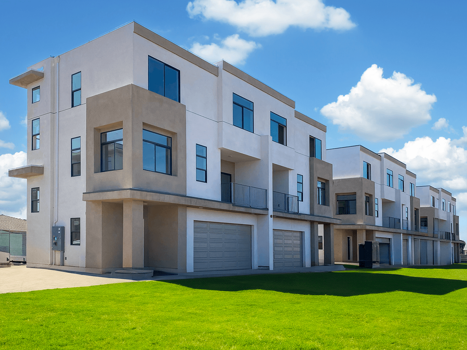 Altitude Apartments in Moreno Valley, CA - Building Photo