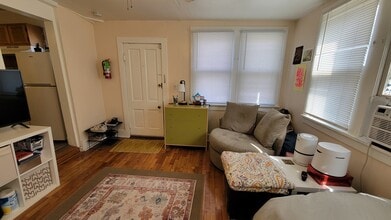 728 Ohio St, Unit 2 in Lawrence, KS - Building Photo - Building Photo