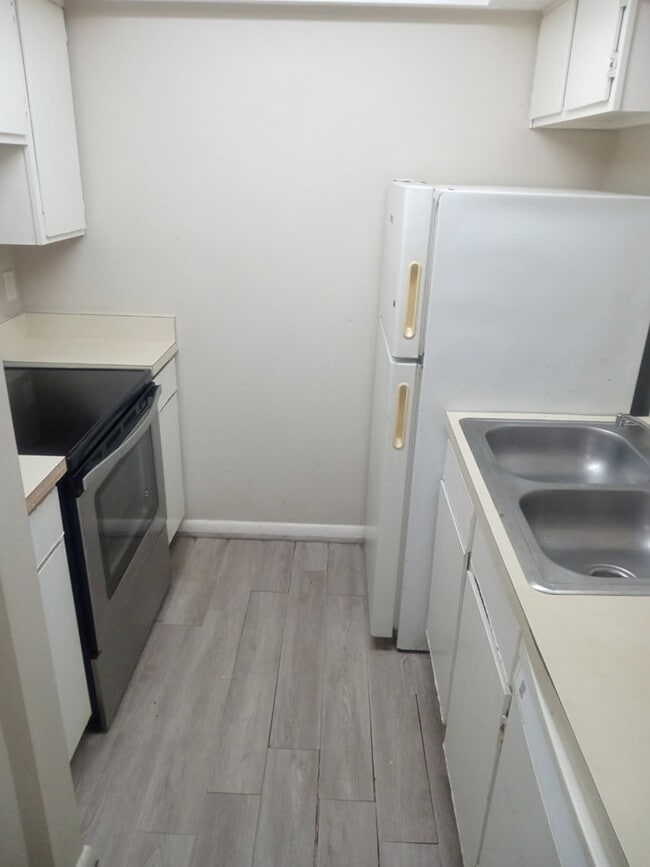 6816 SW 4th Pl in Gainesville, FL - Building Photo - Building Photo