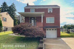 1254 Edgewood Dr in Homestead, PA - Building Photo