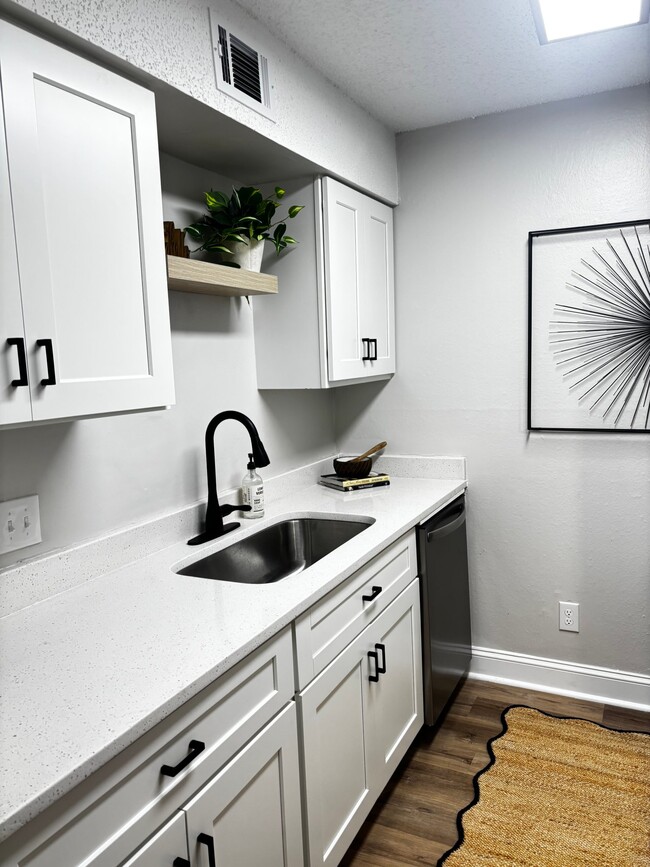 442 Cottage Hill Rd, Unit 13