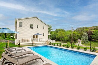 15 S Beach Rd in Southampton, NY - Building Photo - Building Photo