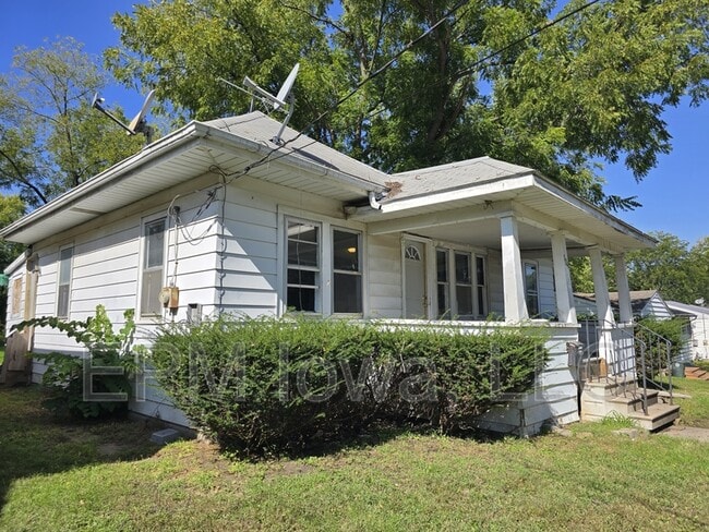 property at 124 Moir St