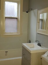 6035 N Pointe Blvd, Unit 2nd floor in St. Louis, MO - Building Photo - Building Photo