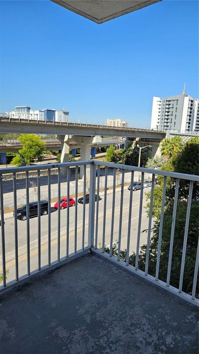 property at 850 N Miami Ave