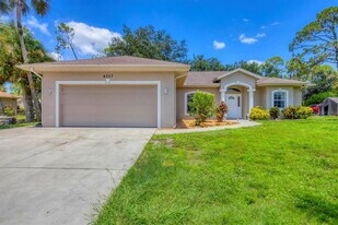 4357 Mermell Cir in North Port, FL - Building Photo