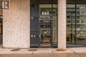 840 St Clair Ave W in Toronto, ON - Building Photo - Building Photo