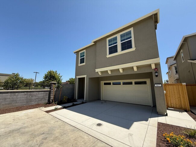 867 Lk Pk Cir in Galt, CA - Building Photo - Building Photo