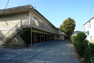 1023 N Idaho St in San Mateo, CA - Foto de edificio - Building Photo