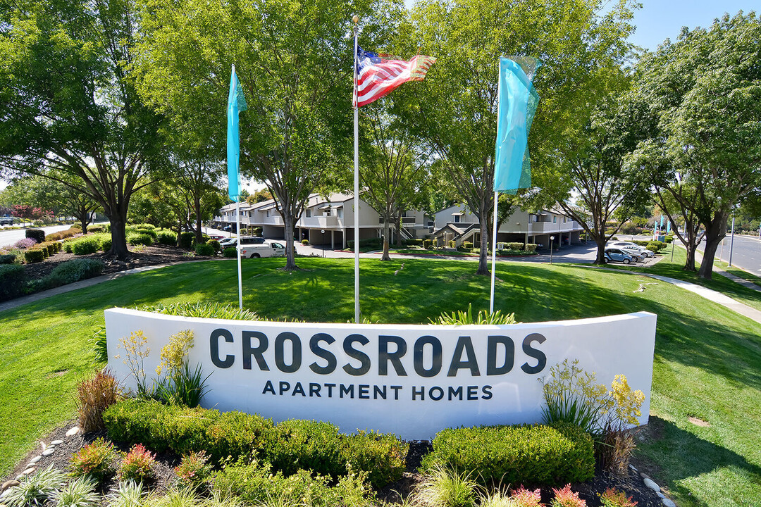 Crossroads in Concord, CA - Building Photo