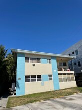 2121 Biarritz Dr in Miami Beach, FL - Building Photo - Building Photo