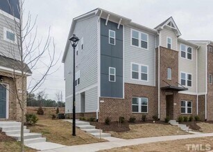 1018 Salt Glaze Ln in Cary, NC - Building Photo - Building Photo
