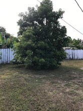 1960 NE 173rd St in North Miami Beach, FL - Building Photo - Building Photo