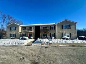 82 High St in Chester, NY - Building Photo