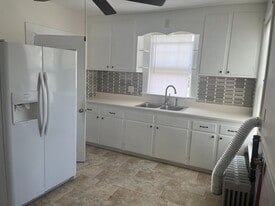 66 Cisco St, Unit 2 in Southbridge, MA - Building Photo