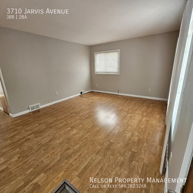 3710 Jarvis Ave in Warren, MI - Building Photo - Building Photo