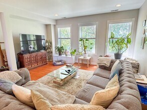 2634 W Glenlake Ave in Chicago, IL - Building Photo - Building Photo