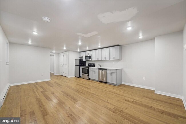 4300 Chestnut St in Philadelphia, PA - Building Photo - Building Photo