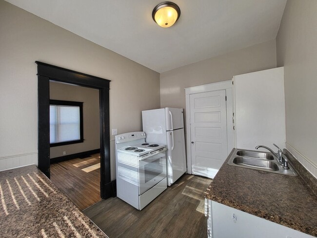 property at 315 E 24th St