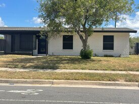 1617 E Los Ebanos Blvd in Brownsville, TX - Building Photo