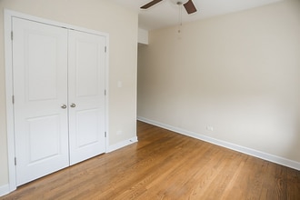 1819 W Leland Ave, Unit 1 in Chicago, IL - Foto de edificio - Building Photo