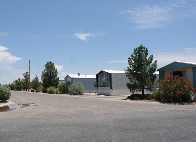 Regency Village in El Paso, TX - Foto de edificio - Building Photo