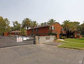 5129 Myrtle Ave, Unit 4967-09 in Sacramento, CA - Building Photo - Building Photo