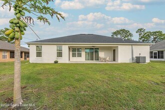 382 Eldron Blvd NE in Palm Bay, FL - Building Photo - Building Photo