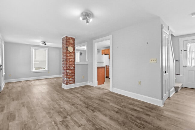 310 Flanders Rd in East Lyme, CT - Building Photo - Building Photo