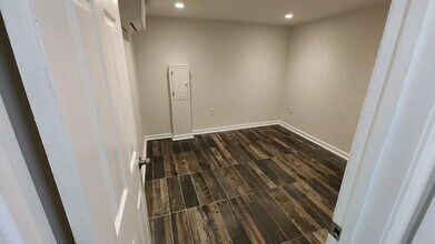 1406 3rd St NW, Unit Unit B in Washington, DC - Foto de edificio - Building Photo