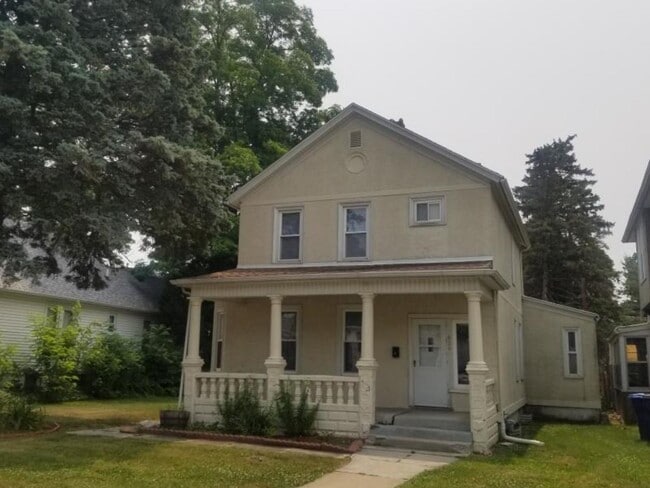 property at 628 6th St