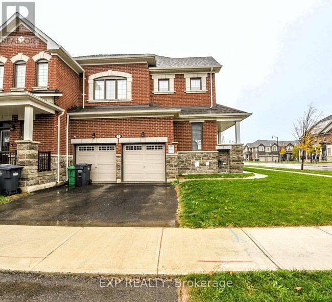 2 Keppel Cir in Brampton, ON - Building Photo - Building Photo